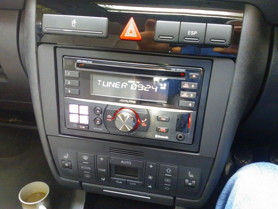 Autoradio 2-DIN Alpine Audi A6 - CDE-W233R ou CDE-235BT -- Autoradios