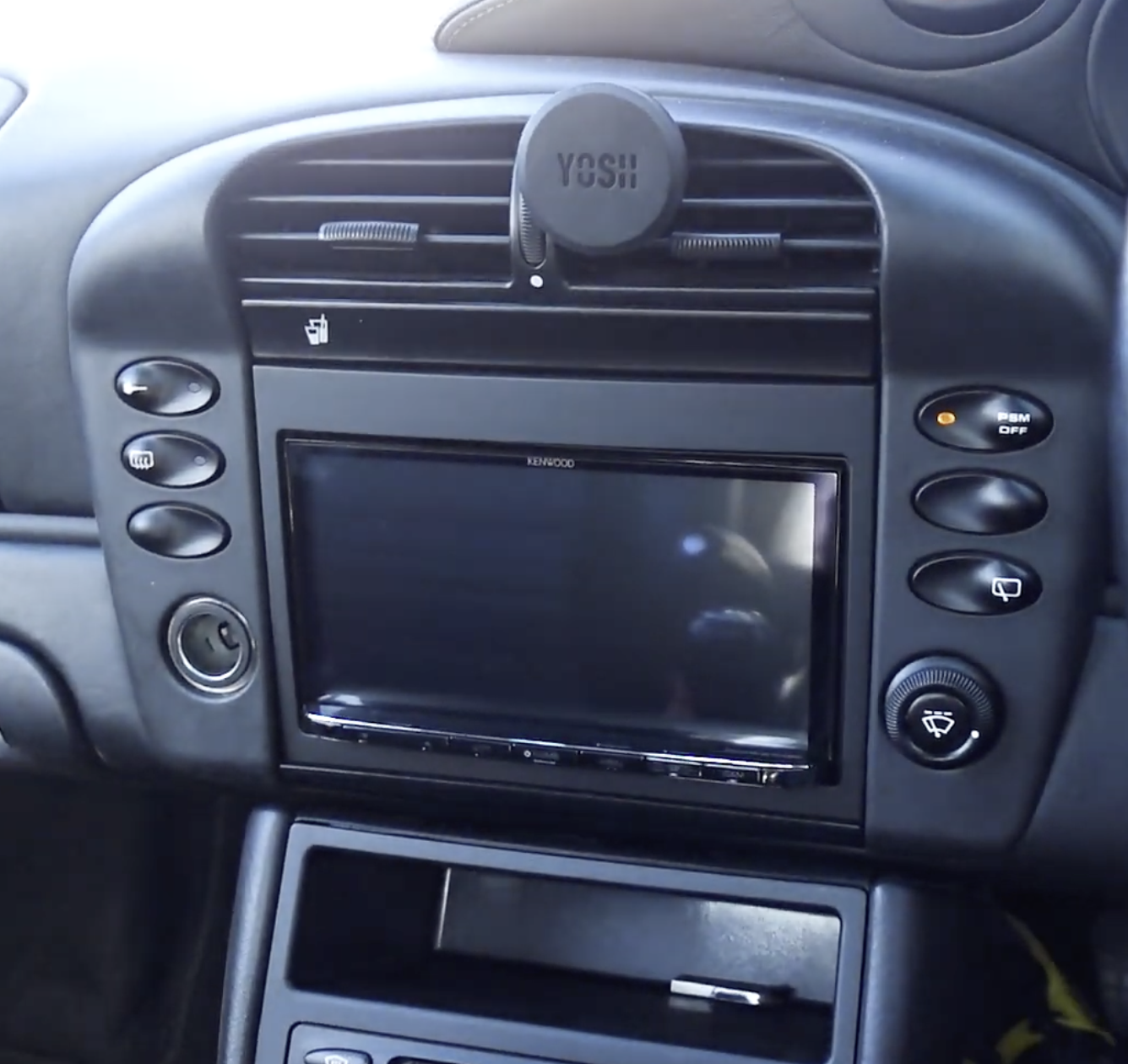 Installation autoradio 2 DIN Porsche