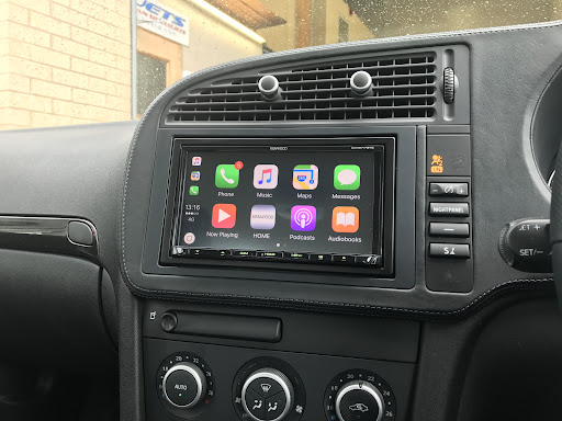 Installation autoradio 2 DIN Saab